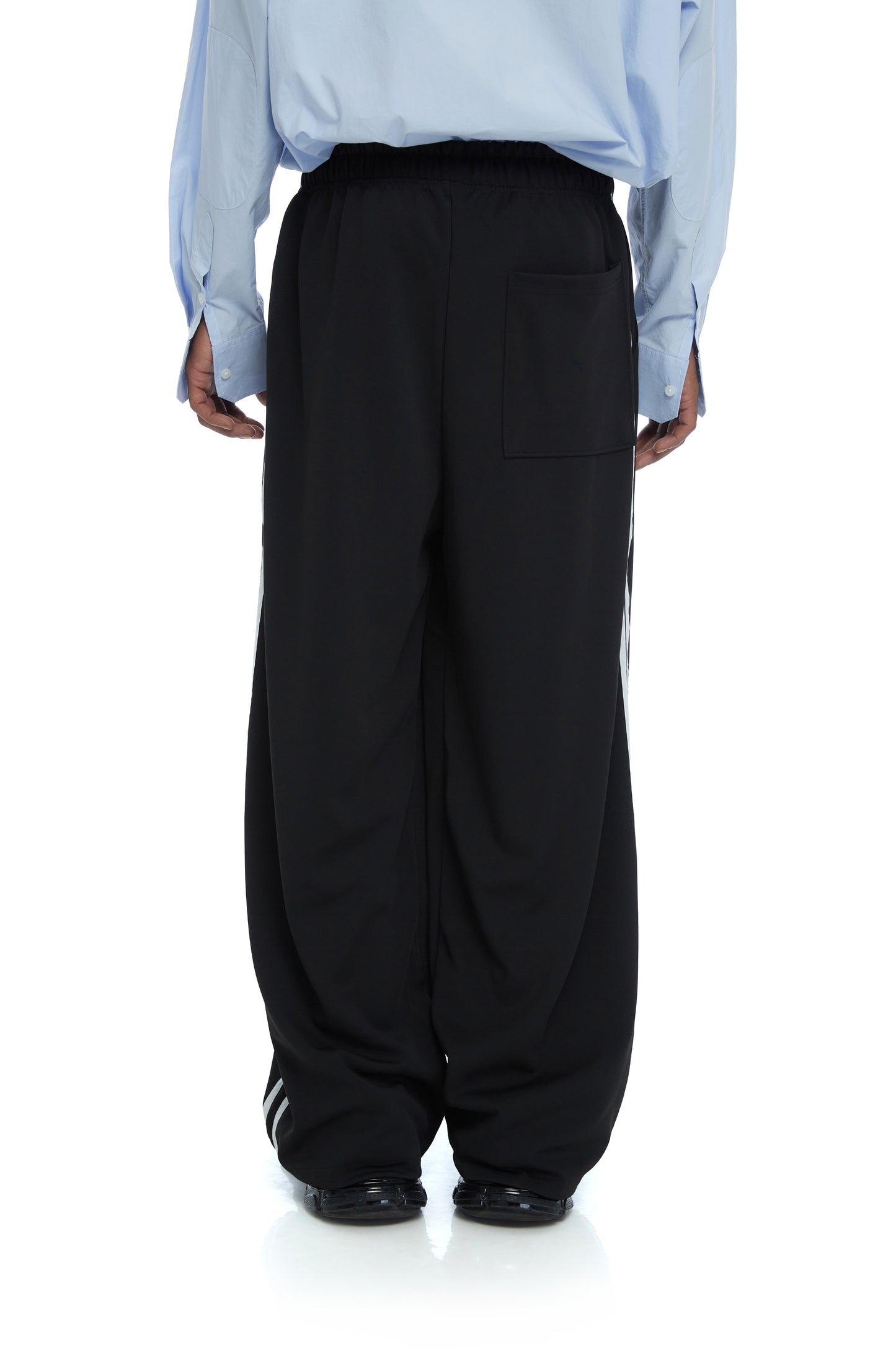 SWEATPANTS WITH CONTRASTING STRIPES
