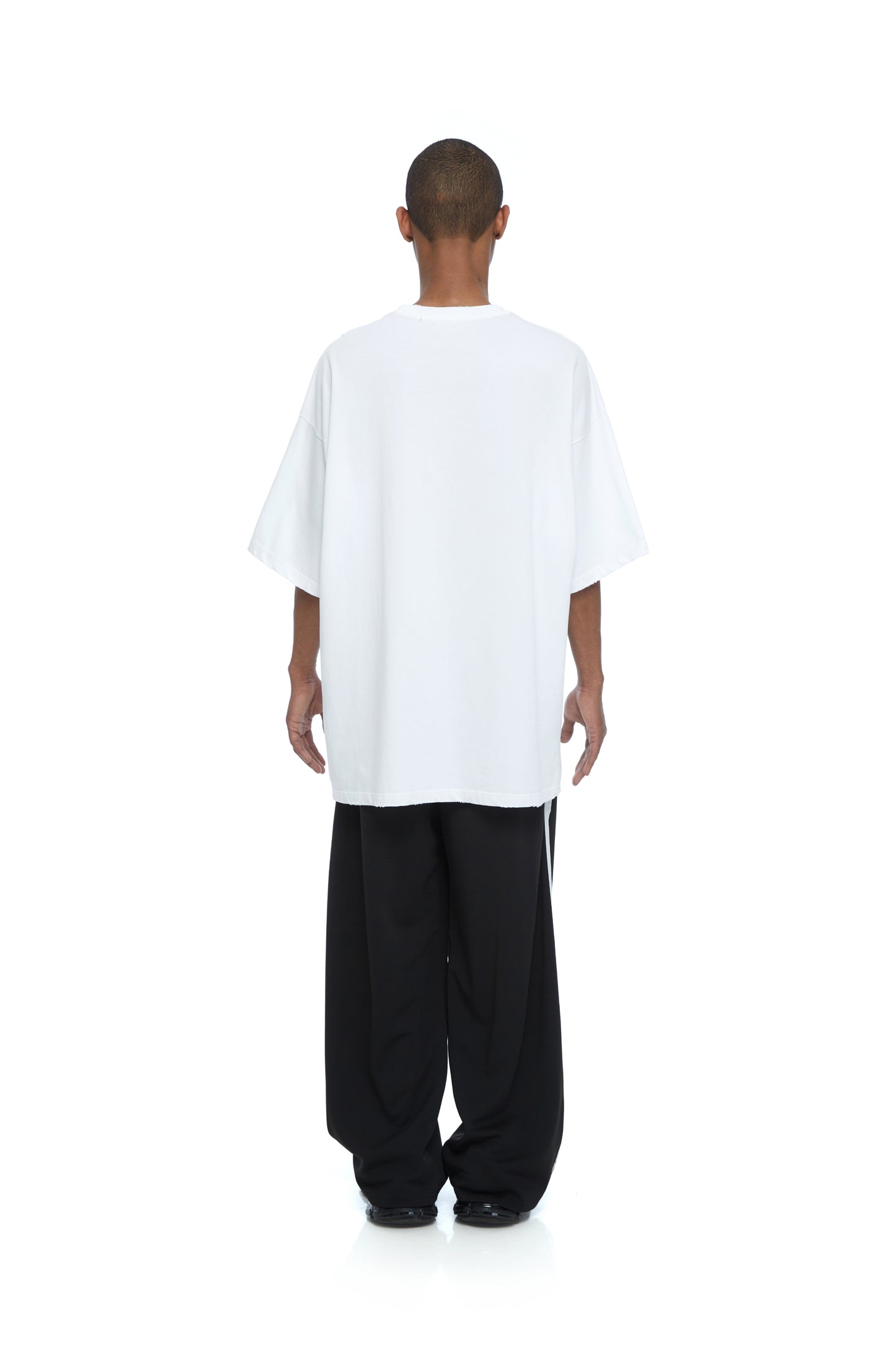 OVERSIZED DISTRESSED T-SHIRT