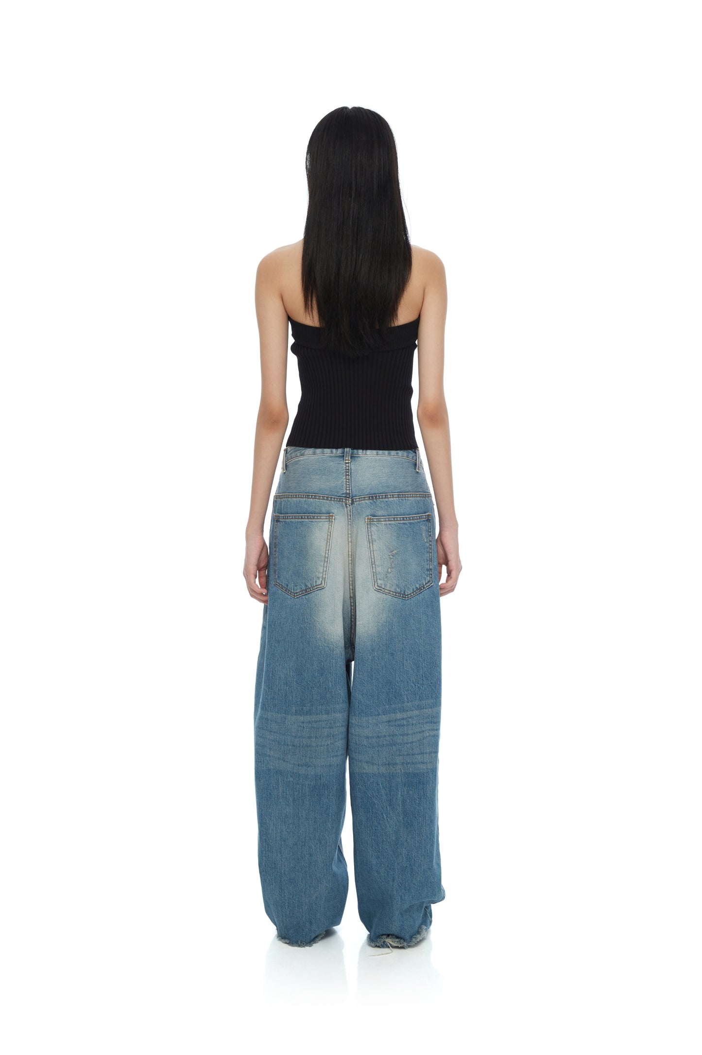 EXAGGERATED WIDE-LEG JEANS