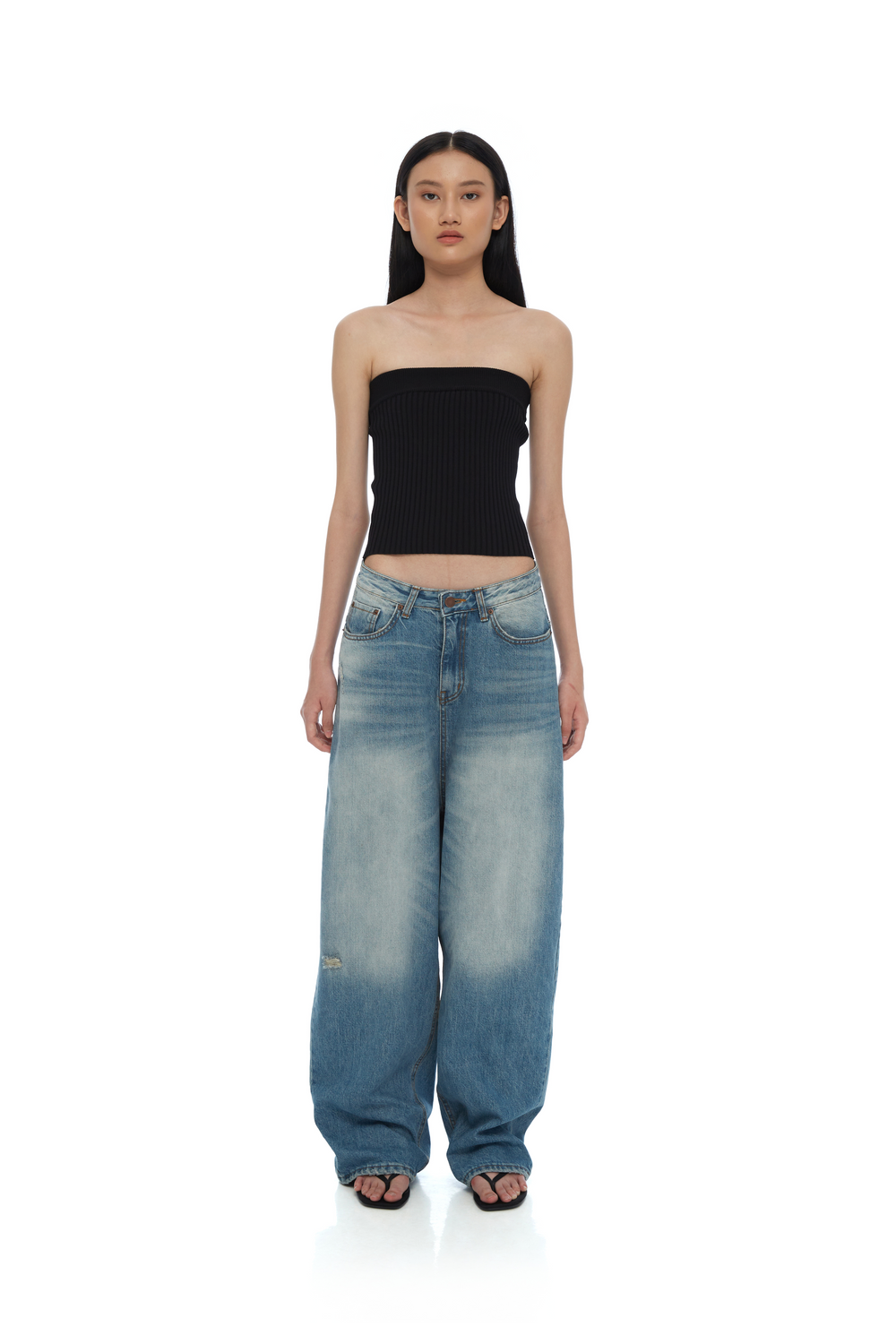 EXAGGERATED WIDE-LEG JEANS